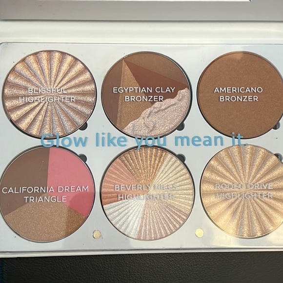 OFRA -PRO PALETTE-ON THE GLOW- Bronzer & Highlighter Made for all skin tones. - Picture 2 of 5